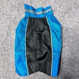 💚 NWT Voyager size small pet reflective windbreaker